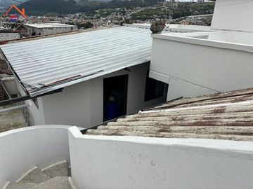 Venta de casa con terreno en Otavalo sector Fuente de Punyaro