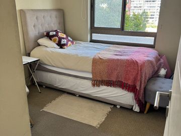 Se vende departamento 3 dormitorios, 3 baños, bodega y estacionamiento edificio full