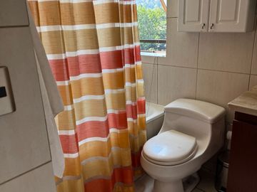 Se vende departamento 3 dormitorios, 3 baños, bodega y estacionamiento edificio full