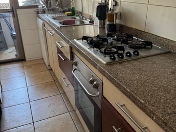 Se vende departamento 3 dormitorios, 3 baños, bodega y estacionamiento edificio full
