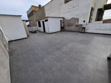 OCASION VENDO DPTO. TRIPLEX + AIRES + ESTACIONAMIENTO SAN ROQUE SURCO