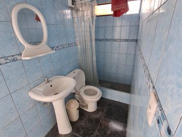 OCASION VENDO DPTO. TRIPLEX + AIRES + ESTACIONAMIENTO SAN ROQUE SURCO