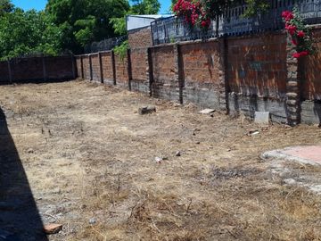 Se vende terreno urbano a 3 cuadras de plaza de Linares