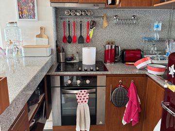 Se vende por viaje departamento 2 d, 2 baños, edifico full