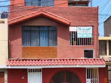 REMATE DE CASA POR VIAJE