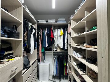 Venta Hermosa Casa Amoblada en Altos de Guadalupe, Cali