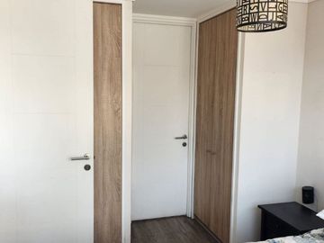 Se vende por traslado departamento 1 d, estacionamiento, edificio full