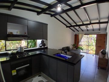 Venta hermosa Casa Barrio Machado, Copacabana Antioquia.