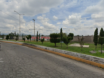 GRAN OPORTUNIDAD DE PROPIEDAD EN CALLE RESIDENCIAL