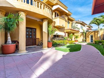 Villa en venta en Las Gaviotas, Puerto Vallarta.