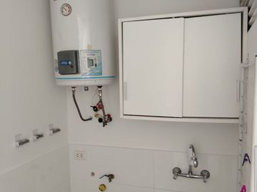 Alquiler De Departamento En Barrio Médico Limite Con Miraflores (100 M2)