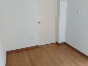 Alquiler De Departamento En Barrio Médico Limite Con Miraflores (100 M2)