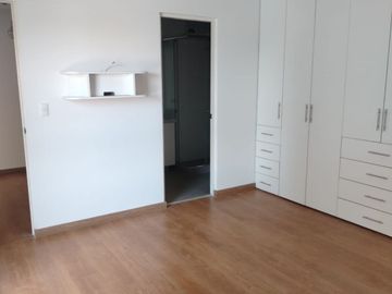 Alquiler De Departamento En Barrio Médico Limite Con Miraflores (100 M2)
