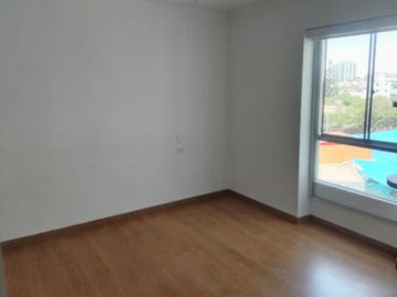Alquiler De Departamento En Barrio Médico Limite Con Miraflores (100 M2)