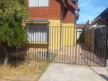 Se vende casa de 3 dormitorios en Linares
