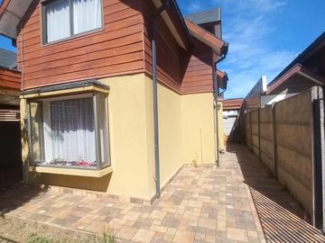 Se vende casa de 3 dormitorios en Linares