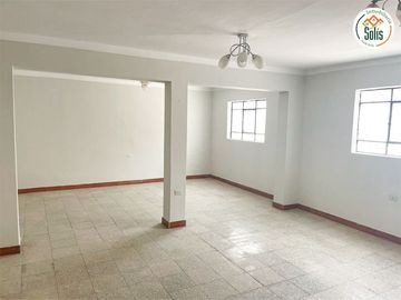 ALQUILA CASA DE 2 PISOS JIRON MIGUEL IGLESIAS, CAJAMARCA