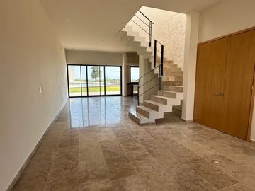 Casa Lake front en venta en El Encanto en Chapala