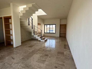 Casa Lake front en venta en El Encanto en Chapala