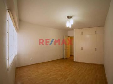 Exclusivo Departamento 2Do Piso En Surco 120M2
