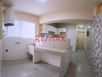 Exclusivo Departamento 2Do Piso En Surco 120M2