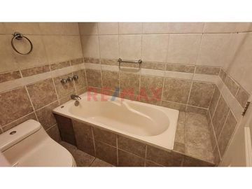 Exclusivo Departamento 2Do Piso En Surco 120M2