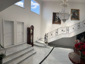 Satelite. Bella y Enorme Mansión, Elegancia, Comodidad