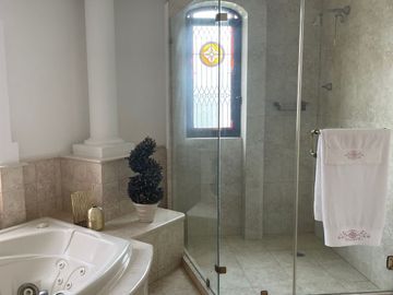 Satelite. Bella y Enorme Mansión, Elegancia, Comodidad