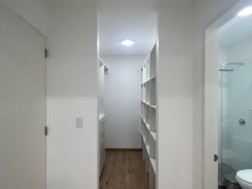 Vive con estilo en moderno departamento dúplex vista exterior en Miraflores