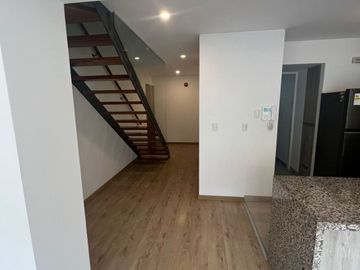Vive con estilo en moderno departamento dúplex vista exterior en Miraflores