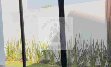 VENTA CASA PARQUE VOLCANES Lava 7   Recámaras 4 una en planta baja  5 Baños  chimenea  frente a área comercial LOMAS DE ANGELOPOLIS casa inteligente triple altura