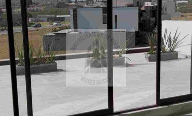 VENTA CASA PARQUE VOLCANES Lava 7   Recámaras 4 una en planta baja  5 Baños  chimenea  frente a área comercial LOMAS DE ANGELOPOLIS casa inteligente triple altura