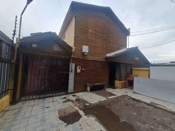 Se Vende Casa 137 M2, Parque Versalles I, Maipú- Pajaritos