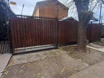 Se Vende Casa 137 M2, Parque Versalles I, Maipú- Pajaritos