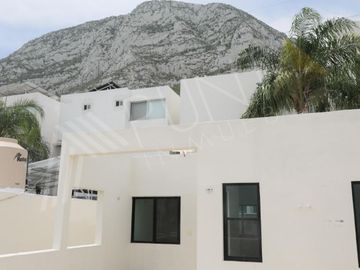 ÚLTIMA CASA PEDREGAL DE LA HUASTECA, SANTA CATARINA