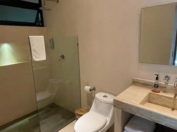 Depa 2 recs amueblado y decorado en Tulum: 2 albercas y áreas verdes.