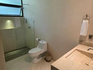 Depa 2 recs amueblado y decorado en Tulum: 2 albercas y áreas verdes.