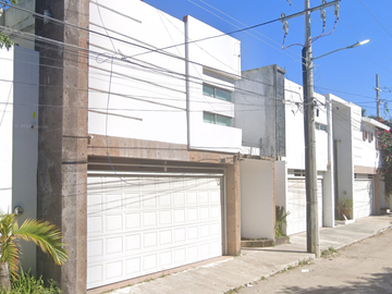 CASA A LA VENTA EN CIUDAD DEL CARMEN, CAMPECHE, REMATE ADJUDICADO