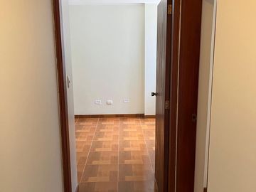 Amplio y Luminoso de 106 m2 en  2° Piso – 4 Dorm. Excelente Ubicación frente a parque!!