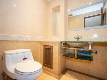 Hillside 4: 2 Bedrooms, 2 Bathrooms with City View Peaceful atmosphere, ideal for living, with a great location near all conveniences.