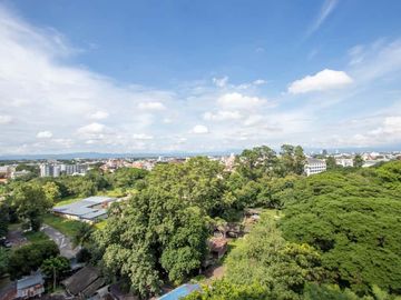 Hillside 4: 2 Bedrooms, 2 Bathrooms with City View Peaceful atmosphere, ideal for living, with a great location near all conveniences.