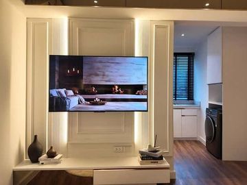Luxury Condo for Sale in the Heart of Nimman, Soi 12 Ruen Come Tower Condo