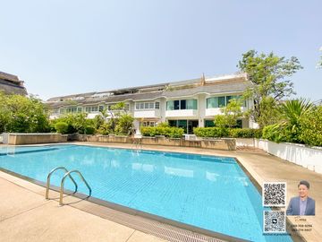 Corner Home Office for Sale with 8 Parking Spaces, Modern Design, and Swimming Pool in Thonglor