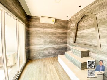 Corner Home Office for Sale with 8 Parking Spaces, Modern Design, and Swimming Pool in Thonglor