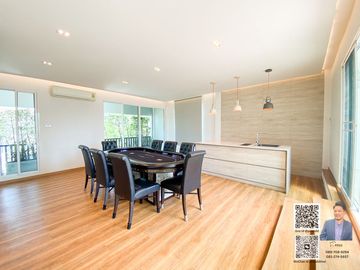 Corner Home Office for Sale with 8 Parking Spaces, Modern Design, and Swimming Pool in Thonglor