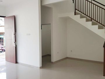 Cluster 2 lantai baru modern 2 lantai rawamangun jakarta timur