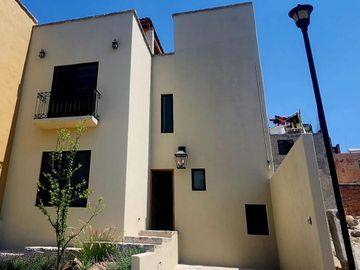 Casa. Privada Del Valle