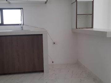 En Venta Casa con Jacuzzi Salinas Costa de Oro con calles asfaltadas