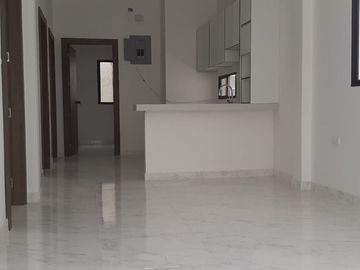 En Venta Casa con Jacuzzi Salinas Costa de Oro con calles asfaltadas