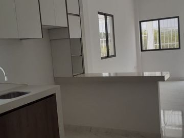 En Venta Casa con Jacuzzi Salinas Costa de Oro con calles asfaltadas